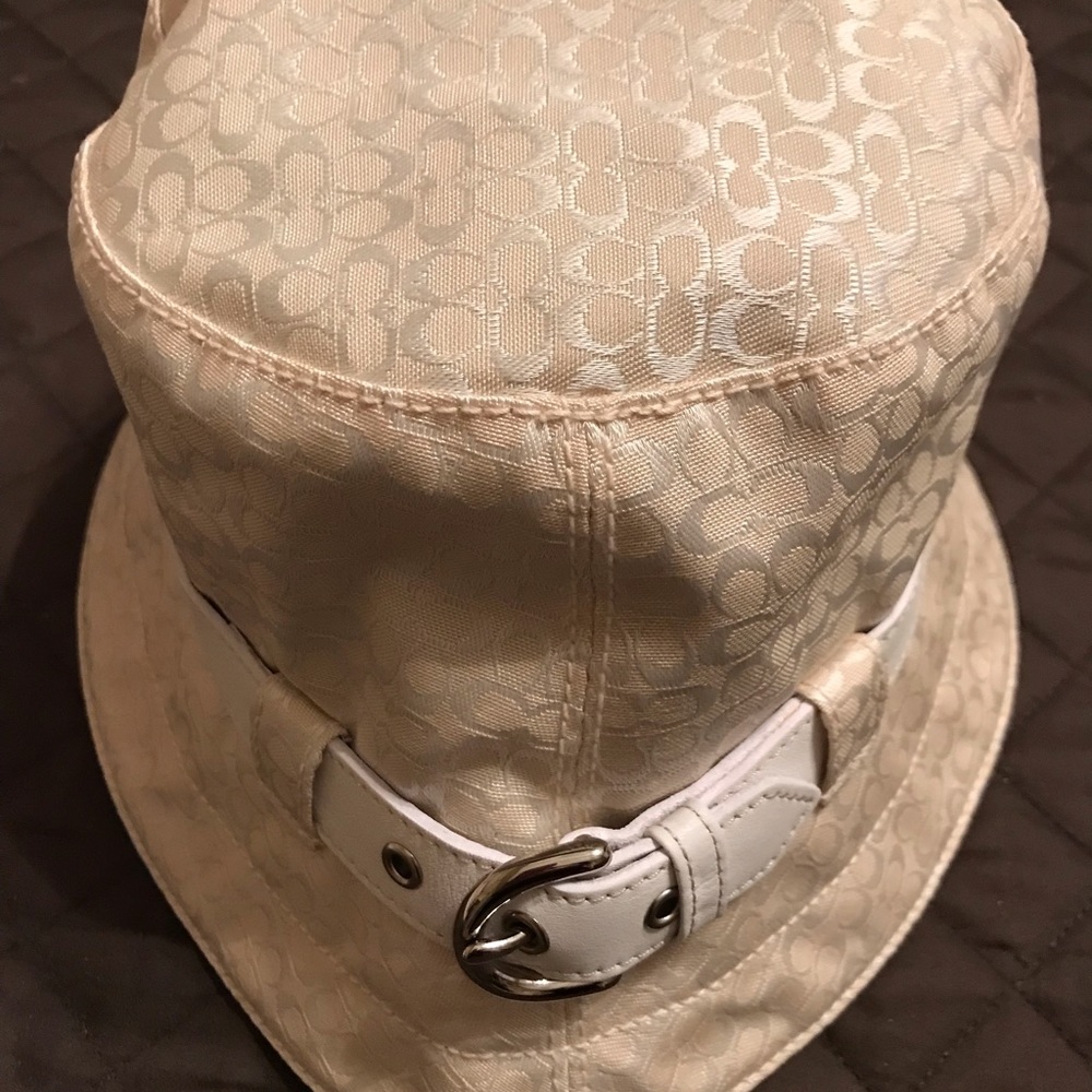 Woman’s coach hat